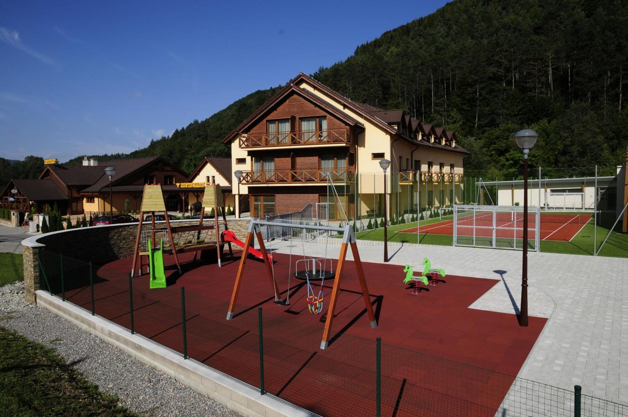 Country Saloon Bela Otel Dış mekan fotoğraf