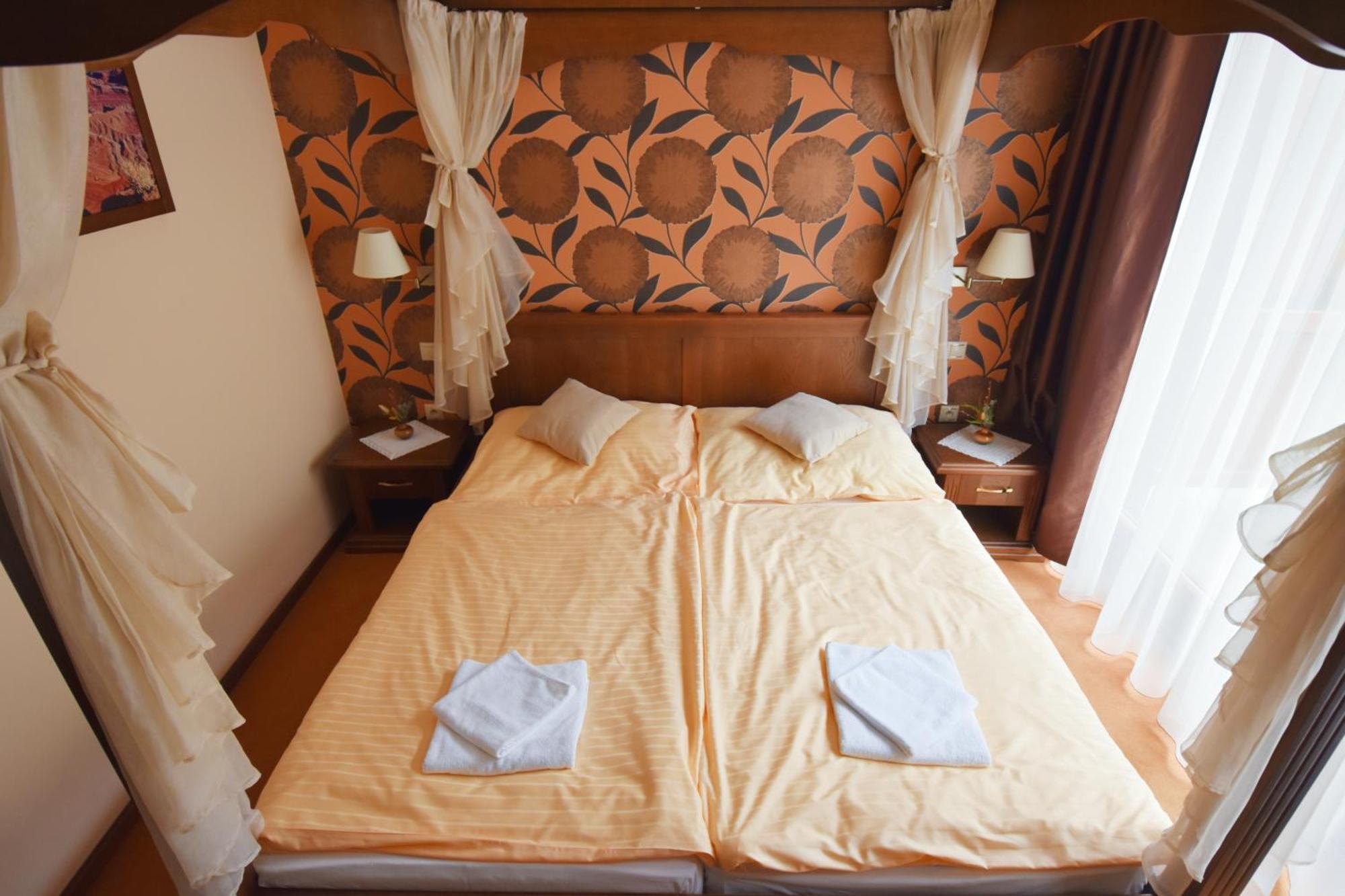 Country Saloon Bela Otel Oda fotoğraf