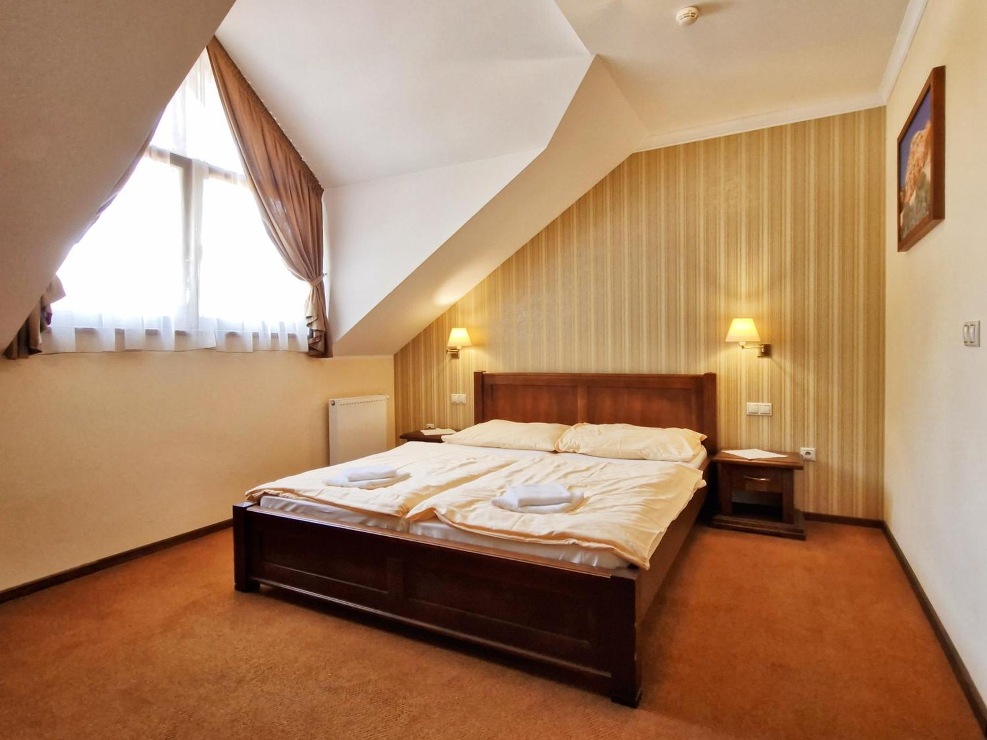 Country Saloon Bela Otel Dış mekan fotoğraf