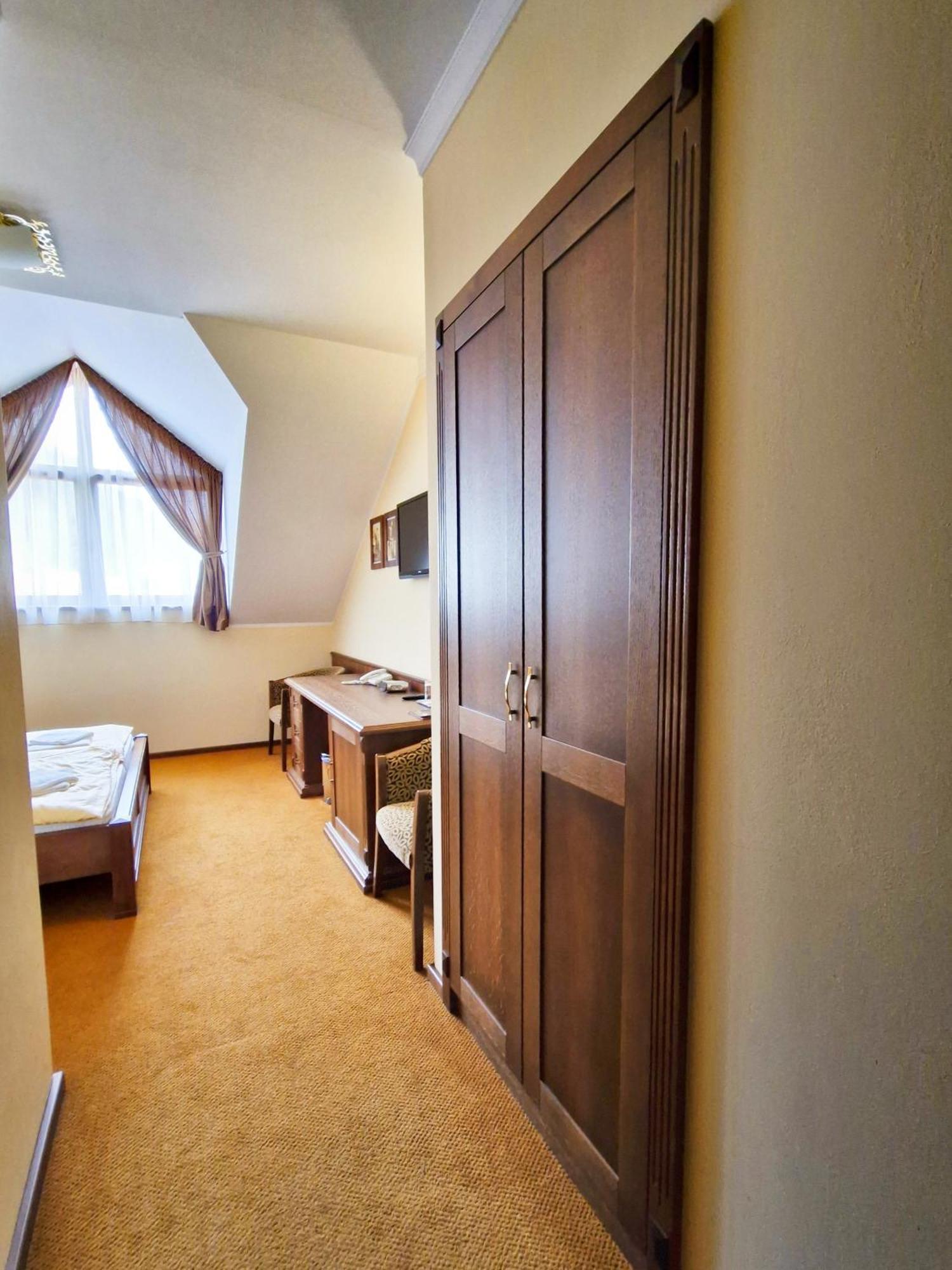 Country Saloon Bela Otel Oda fotoğraf