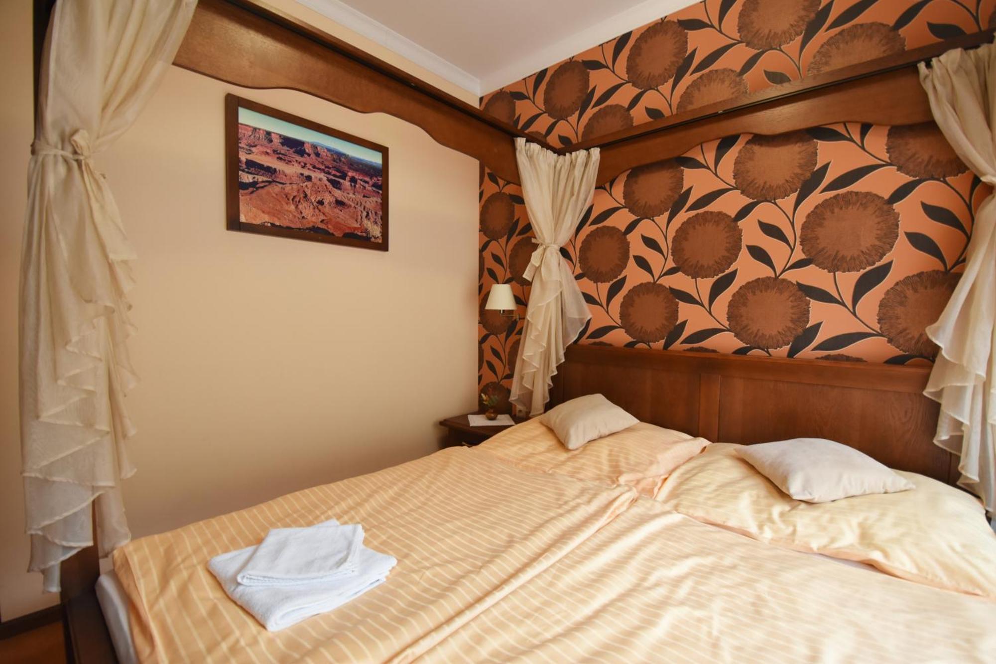Country Saloon Bela Otel Oda fotoğraf