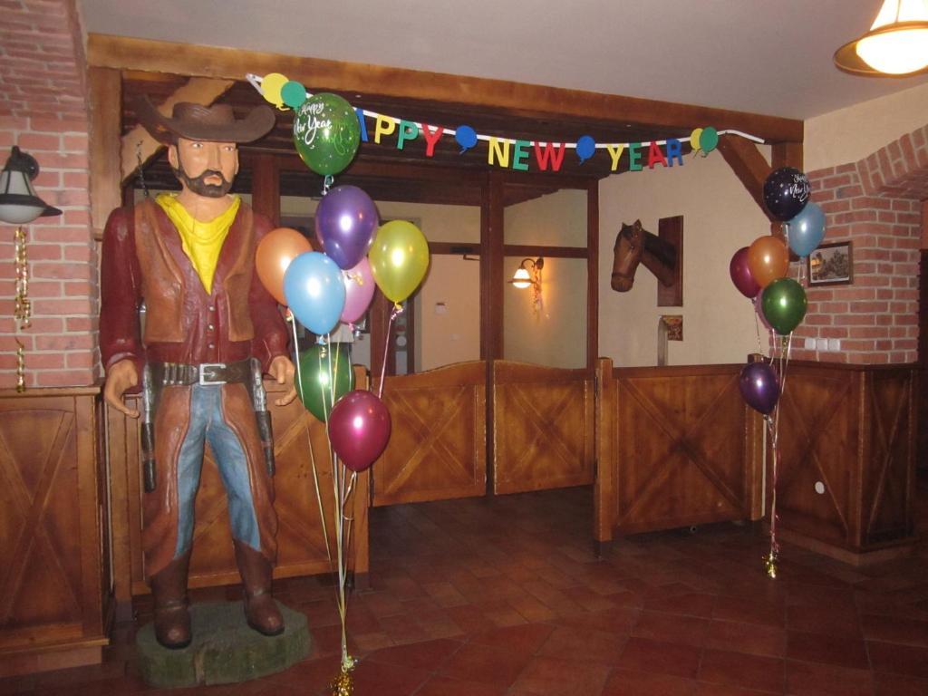 Country Saloon Bela Otel Dış mekan fotoğraf